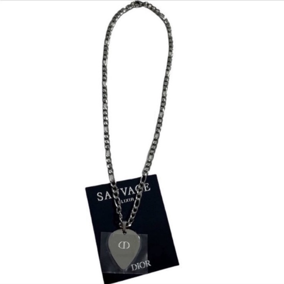 DIOR SAUVAGE ELIXIR GUITAR PICK NECKLACE UNISEX - Picture 4 of 8